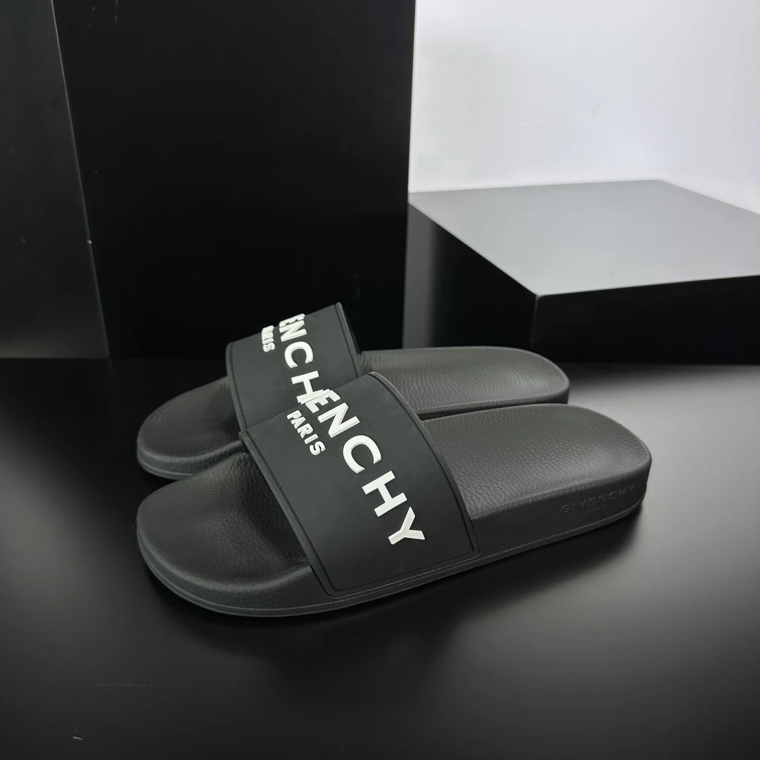 全新未使用 Givenchy/纪梵希 黑色经典字母logo拖鞋