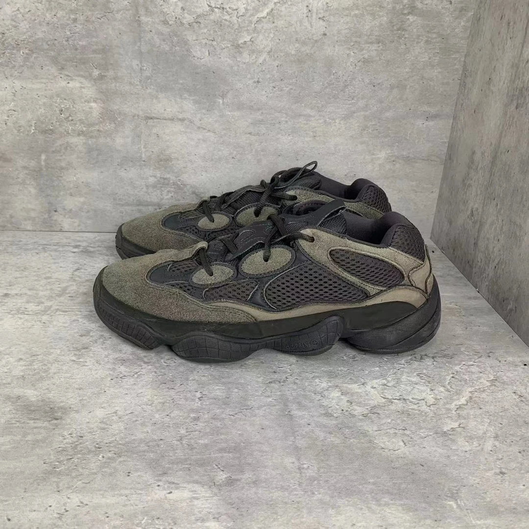 44码 Yeezy 500 黑武士 低帮 老爹鞋 工价2379 鞋跟剐蹭