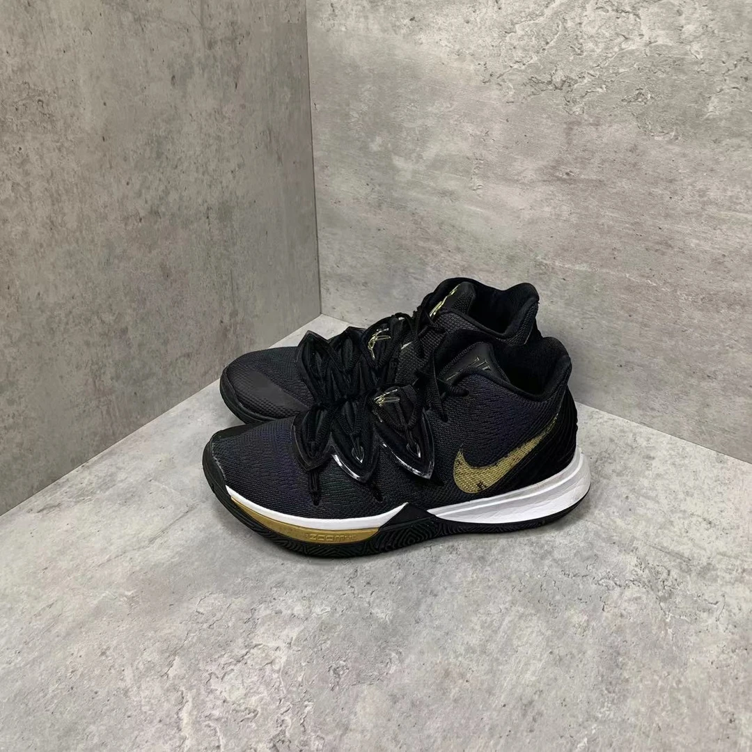 42.5码 Nike 欧文5 黑金 中帮 实战篮球鞋 工价1639