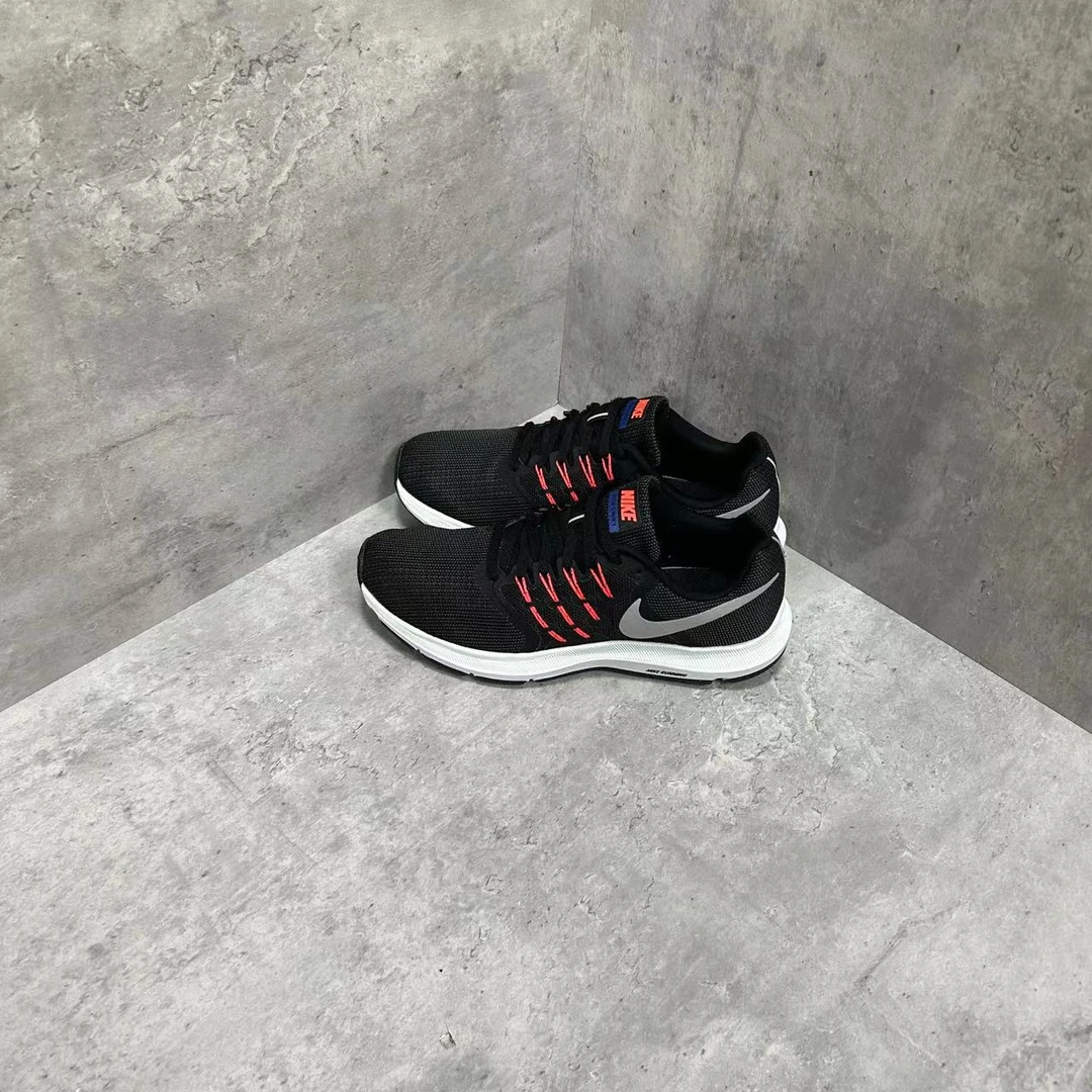 40码 Nike Run Swift 1 黑红 低帮 训练跑步鞋