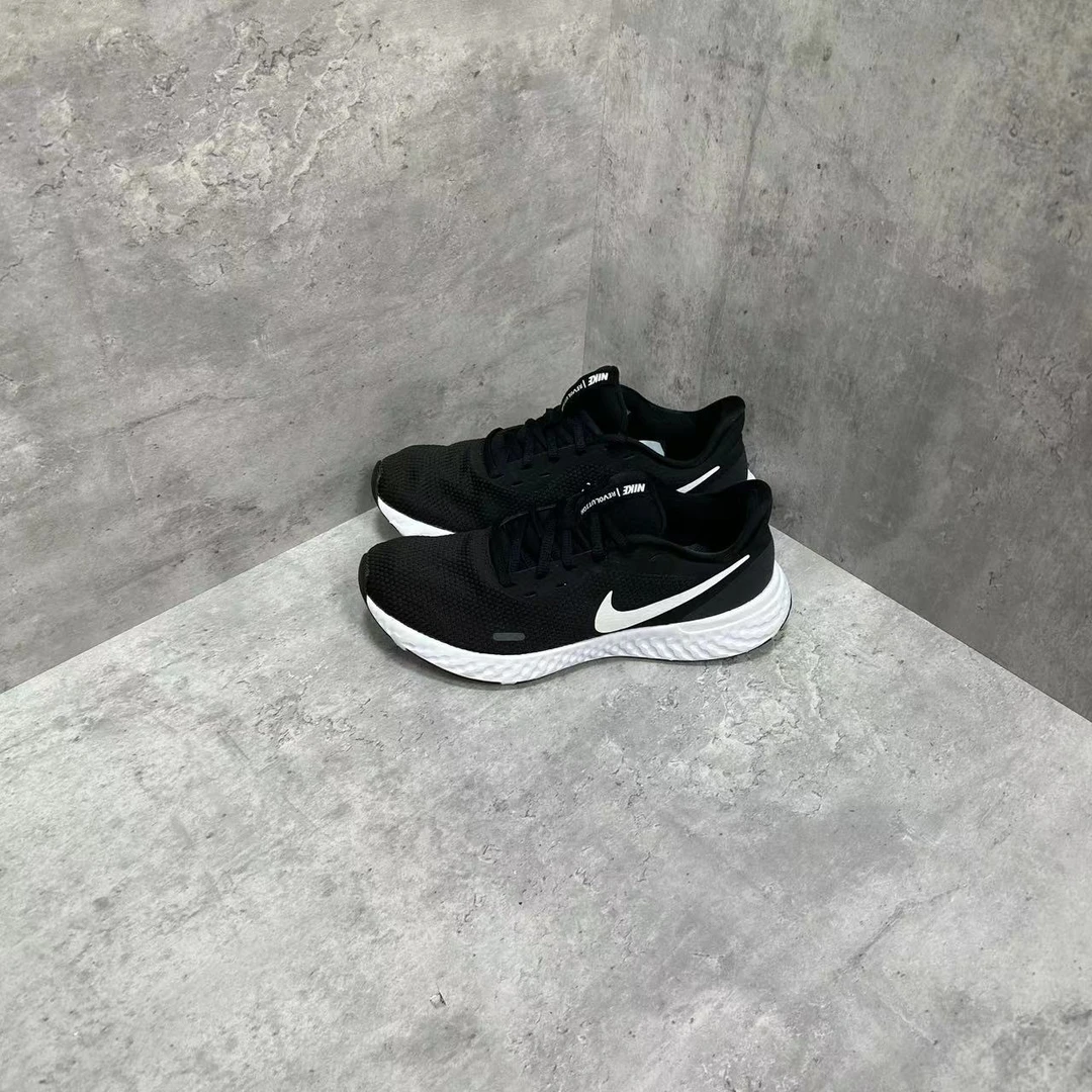 40码 Nike Revolution 5 竞速舒适 低帮 碳板 休闲跑步鞋