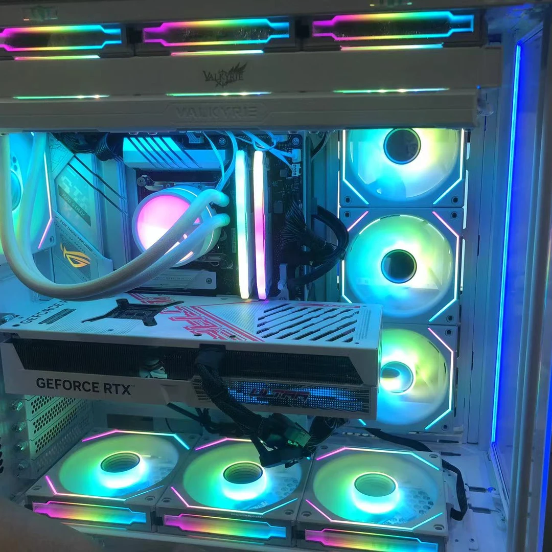 海景房机箱、游戏显卡、电脑水冷、电竞I7/14700/64G/2TB/4070S/750W