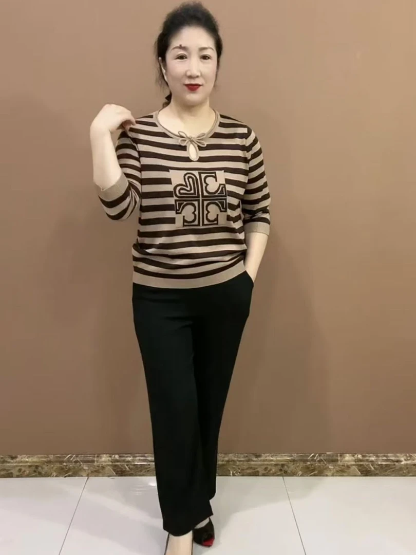 新款早秋妈妈装蝴蝶结圆领条纹洋气宽松百搭针织衫打底衫外穿上衣