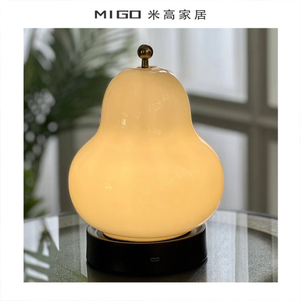 【米高家居】中古法式奶油梨子台灯书房客厅充电触摸氛围感小夜灯