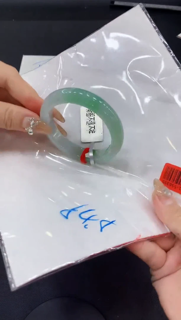 【闪购商品】翡翠手镯未镶嵌天然a货翡翠