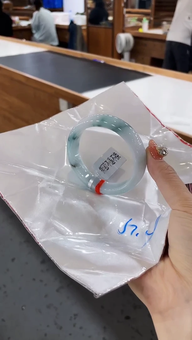 【闪购商品】翡翠手镯未镶嵌天然A货翡翠手镯