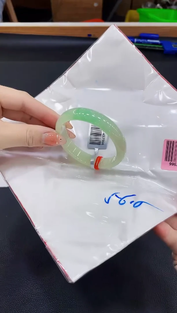 【闪购商品】翡翠手镯未镶嵌天然缅甸A货翡翠