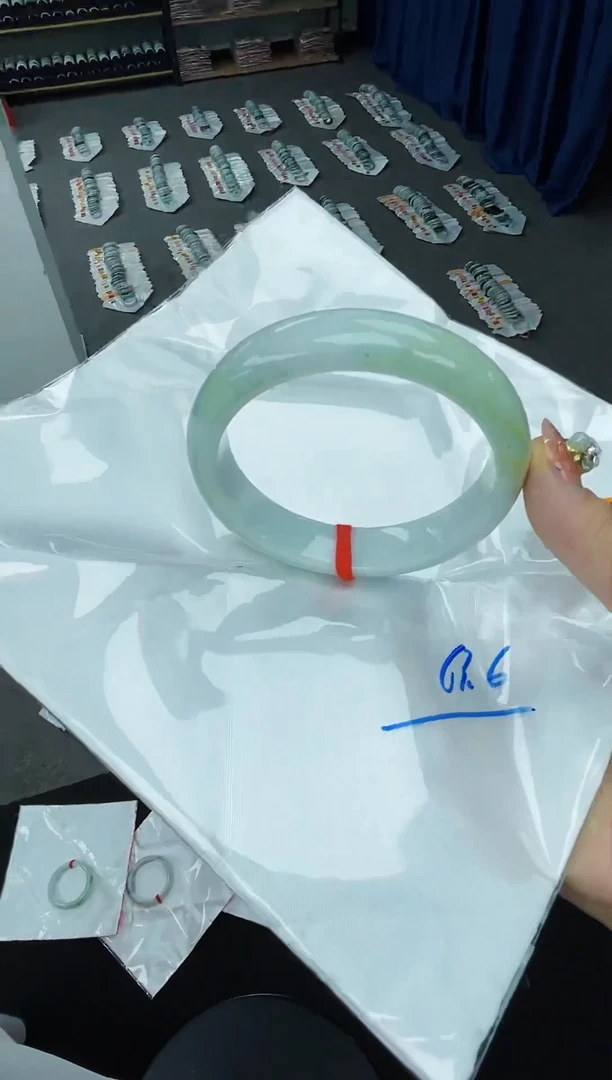 【闪购商品】翡翠手镯未镶嵌天然缅甸A货翡翠