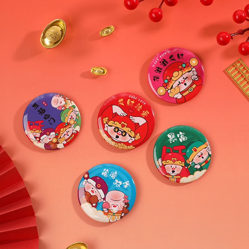 2025蛇年胸针卡通衣服别针春新年儿童财神徽章装饰节过年布置用品