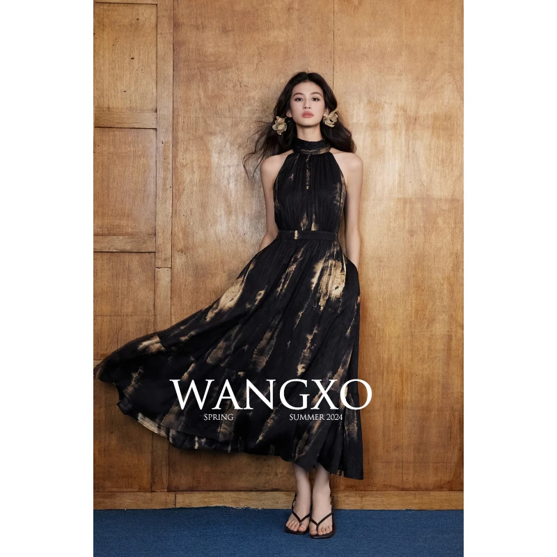 WANGXO【顶楼】削肩挂脖收腰大摆褶皱连衣裙 240095S