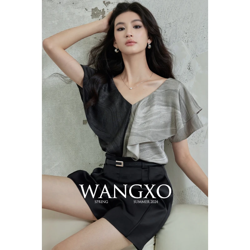 WANGXO 双V拼接荷叶边鎏金缎面上衣240517S