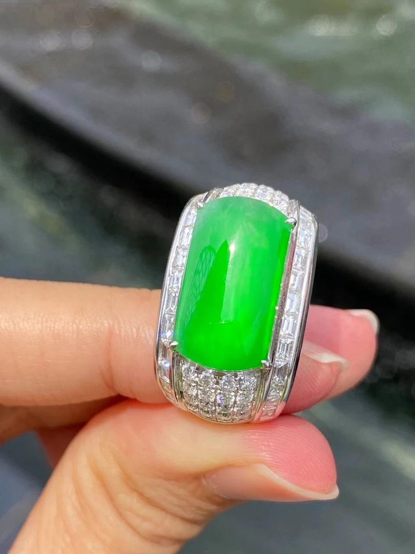 缅甸翡翠A货～冰阳绿马鞍戒指 18K金镶嵌