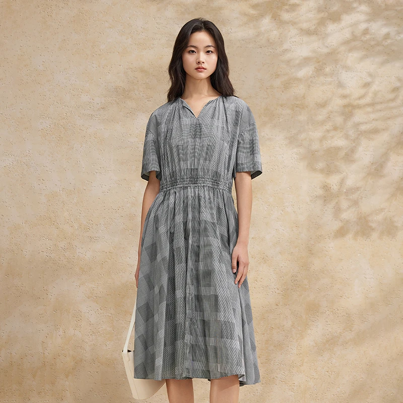 618播夏宽松连衣裙连衣裙显瘦气质优雅小V领连衣裙DDR2LD5694