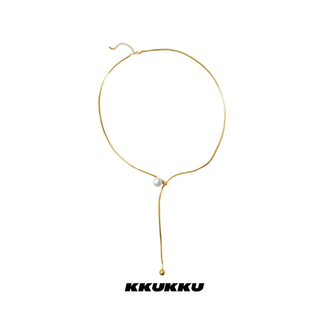 KKUKKU 铜合金仿珍珠项链 高光高亮金色方蛇骨链拼接珠珠项链
