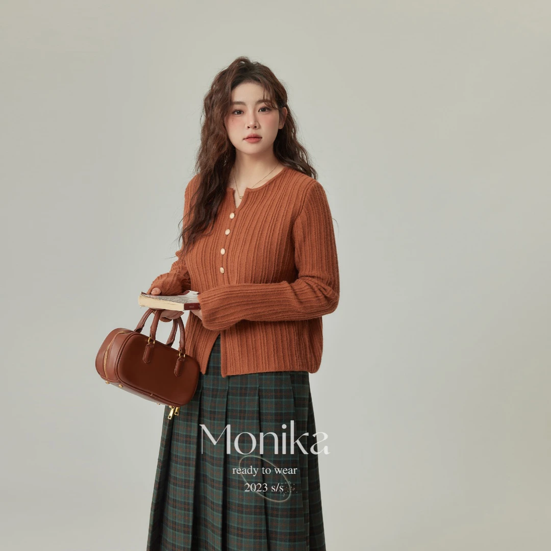 大码长袖针织衫秋冬设计感开叉内搭打底衫胖mm遮肉显瘦上衣15409