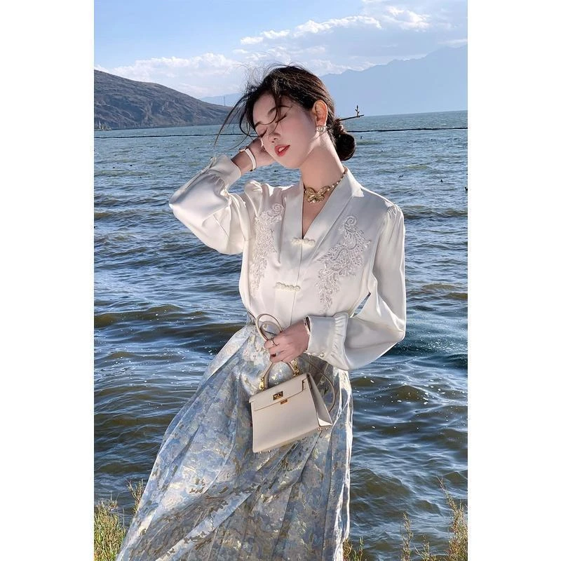 洛阳春光好 2024春季新款显瘦气质新中式女装马面裙国风刺绣套装