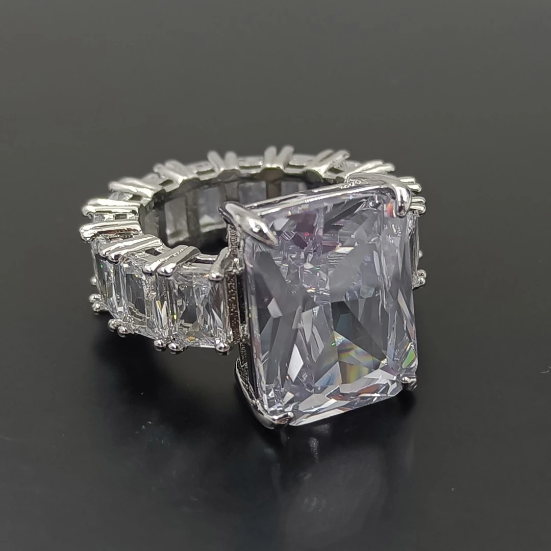 铜合金合成锆石戒指 II10ZR-35390 GP 戒指时尚轻奢气质小众百搭