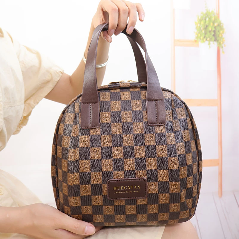 网红爆款2024化妆包大容量时尚百搭收纳包手提化妆包简约女士ins