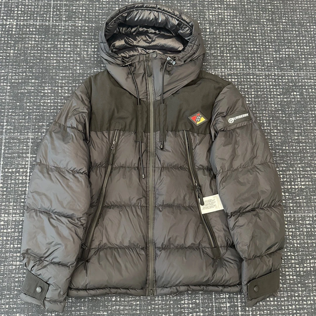 Burberry羽绒服 99新 M码 001229