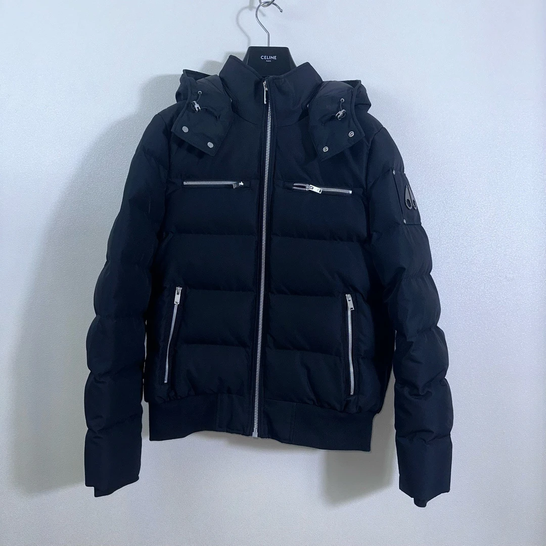 Moose Knuckles/FW22纯色休闲高领连帽羽绒服/M码/99新/002221