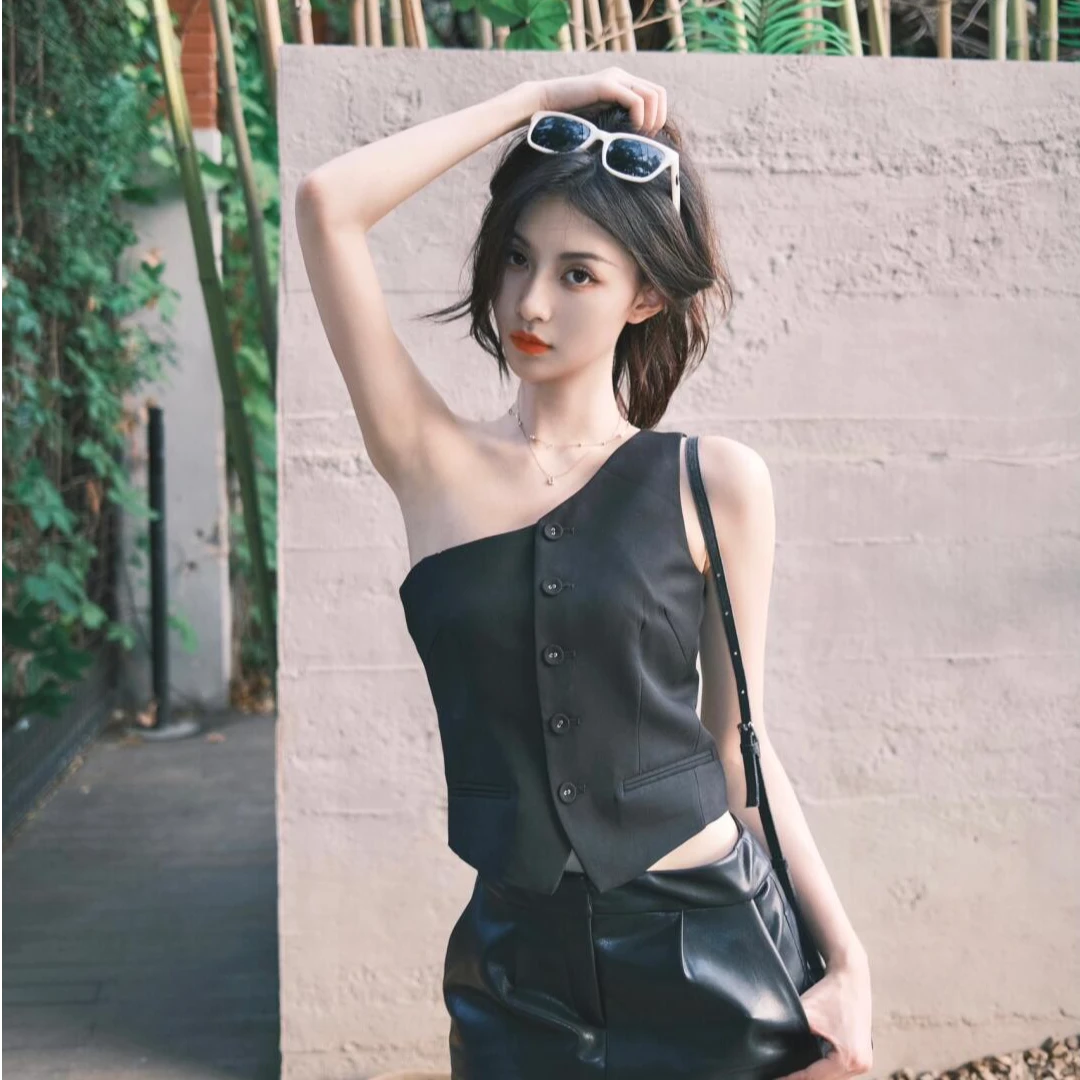 夏季新品小众炸街高级感女装斜肩无袖设计感韩版上衣短款休闲短裙