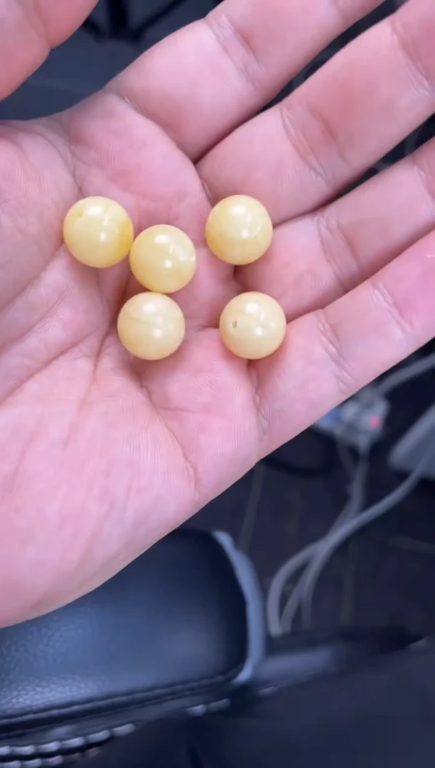 【闪购商品】蜜蜡裸石未镶嵌851多样性发其一