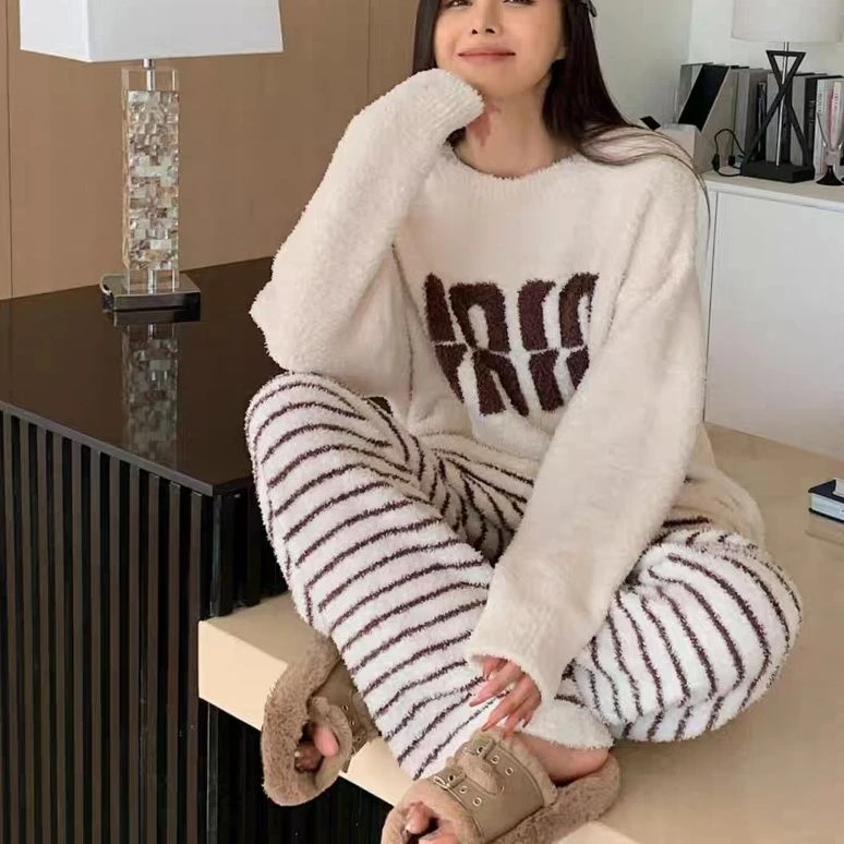 珊瑚绒冬季睡衣女新款韩版休闲百搭宽松大码加厚条纹保暖家居服装