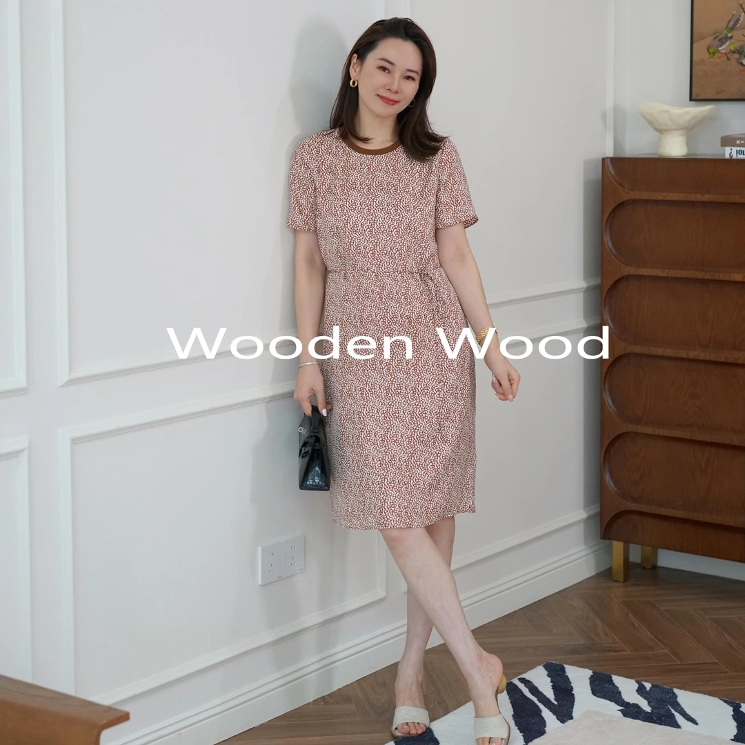 席伽Wooden Wood“雅致格调”高端拼接领印花桑蚕丝连衣裙W24XL878