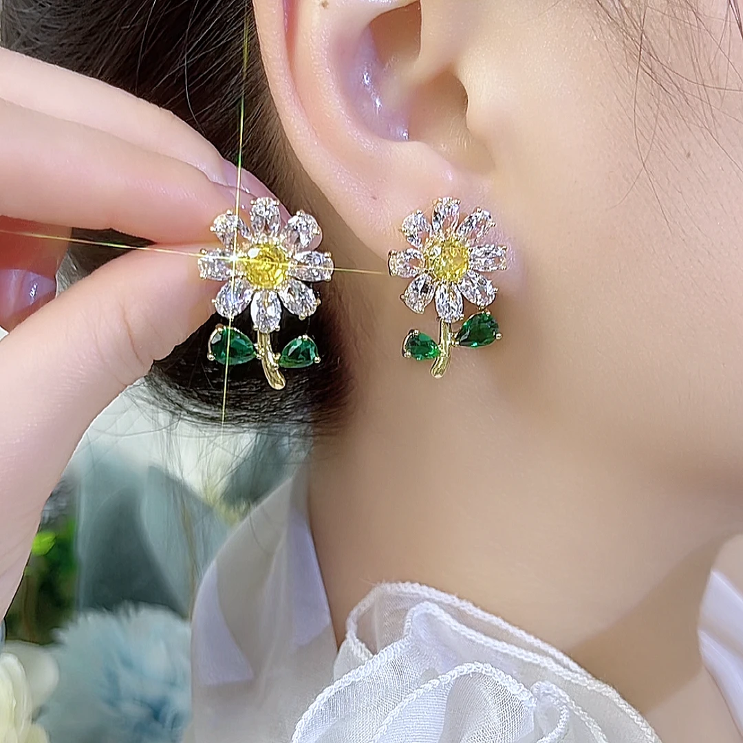 铜合金合成锆石耳饰 时尚气质百搭锆石向日葵花朵耳钉892