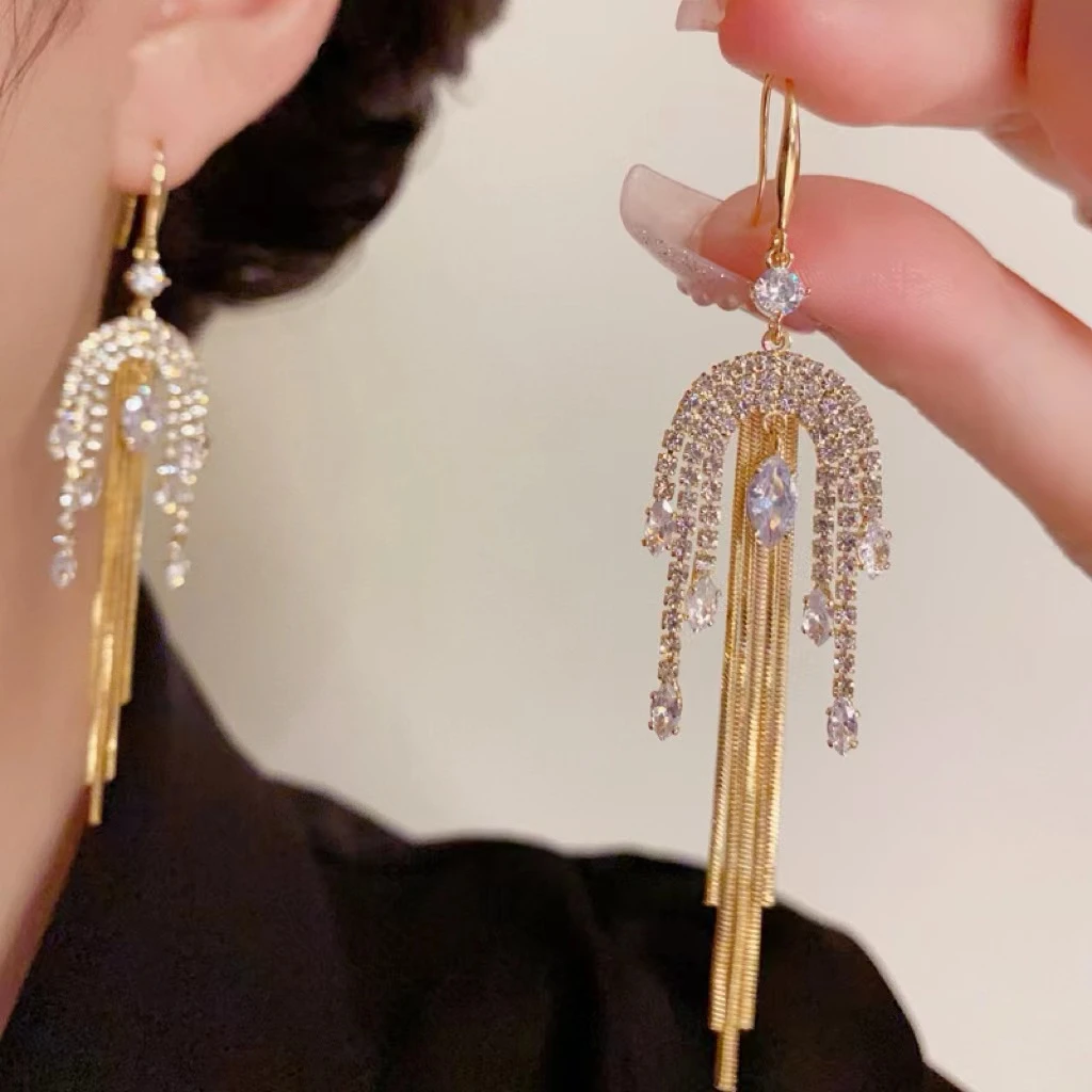 铜合金合成锆石耳饰 时尚高级感轻奢满钻奢华几何长款流苏耳环229