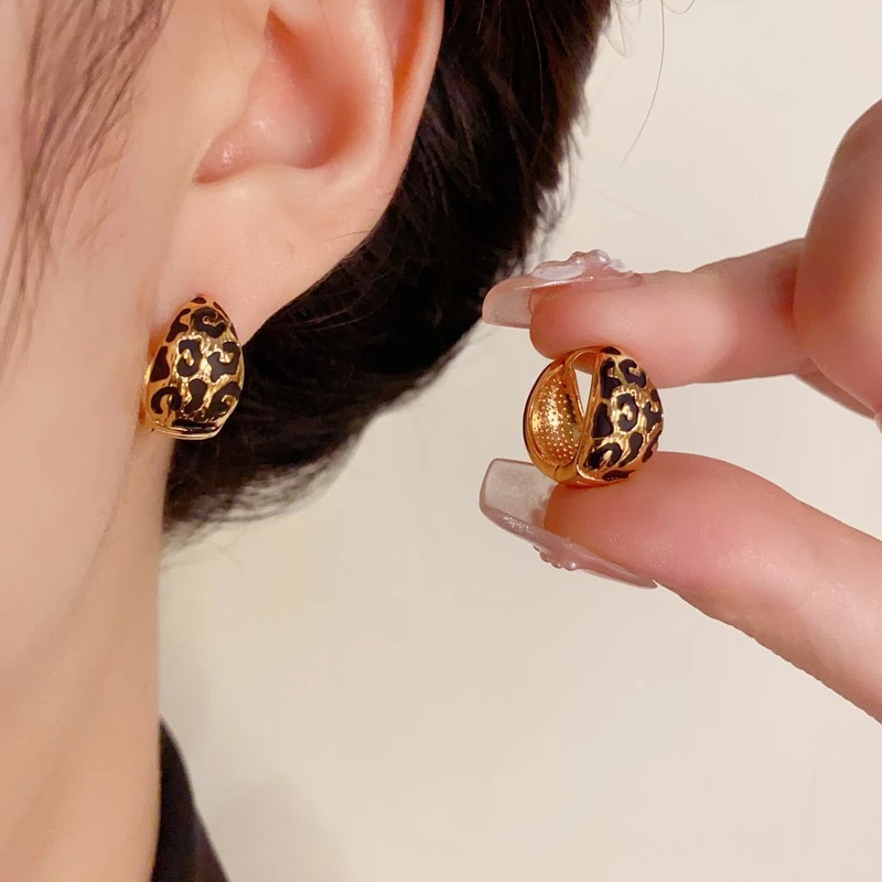 铜合金珐琅耳饰 法式复古简约设计感气质百搭豹纹圆球耳扣368