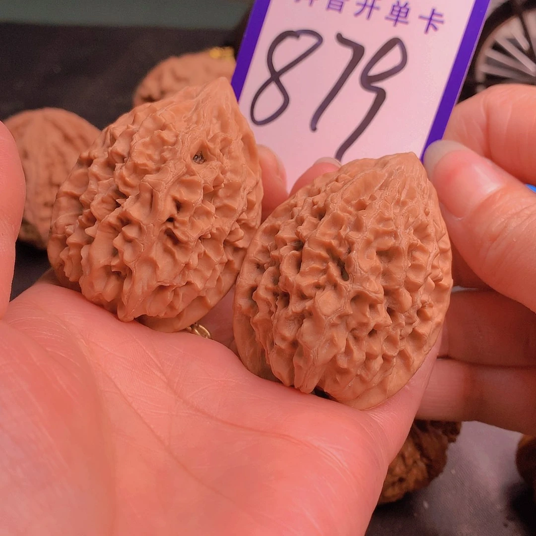 文玩核桃吊坠招财鼠