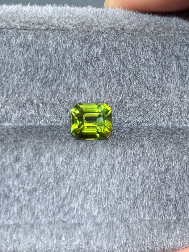 精切天然阿富汗绿碧玺裸石2.71克拉干净玻璃体火彩璀璨闪亮鲜艳