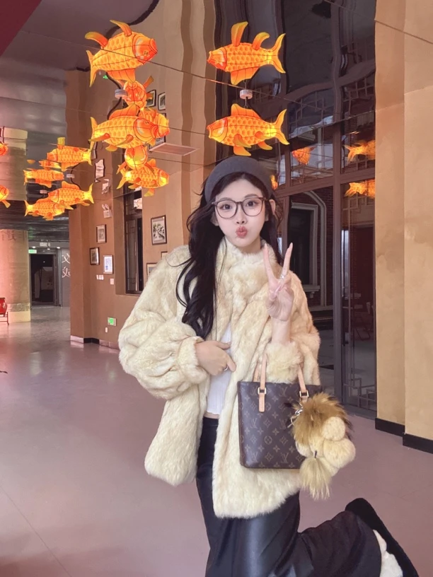 [幕雪2]整皮兔毛皮草一体立领短款减龄酷风显瘦外套气质贵气外套