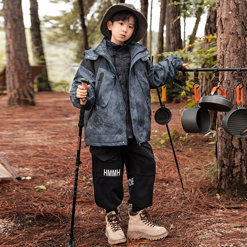 男童冲锋外套儿童秋冬装新款防风衣中大童秋冬户外洋气夹棉冲锋衣