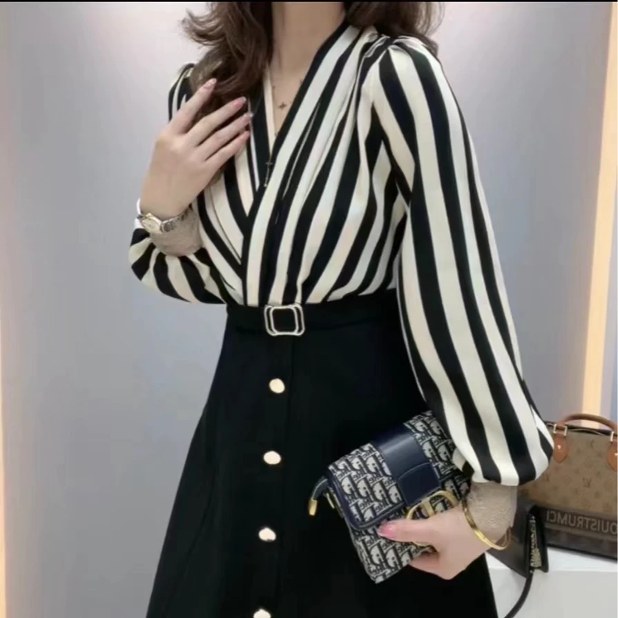 2024春季新款时尚气质百搭显瘦洋气拼接条纹女装连衣裙