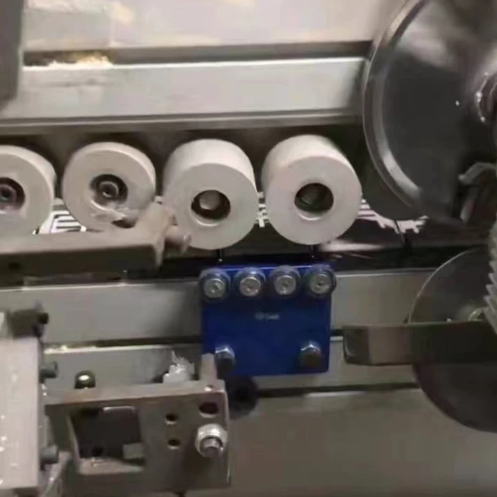 封边机窄边辅助轮窄板胶轮滚轮辅助器压轮极东南兴木工机械配件