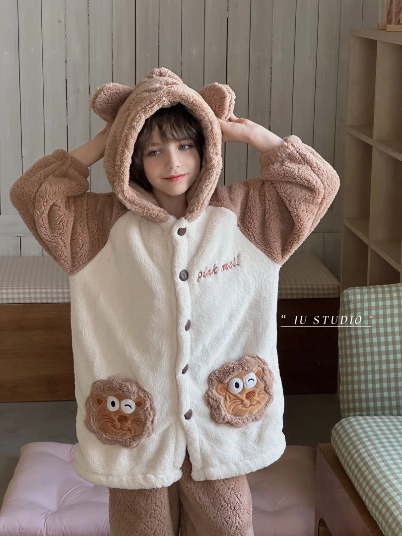 【艾柚】深秋冬卡通儿童男宝小狮子舒棉绒毛毛保暖家居睡袍IU11603