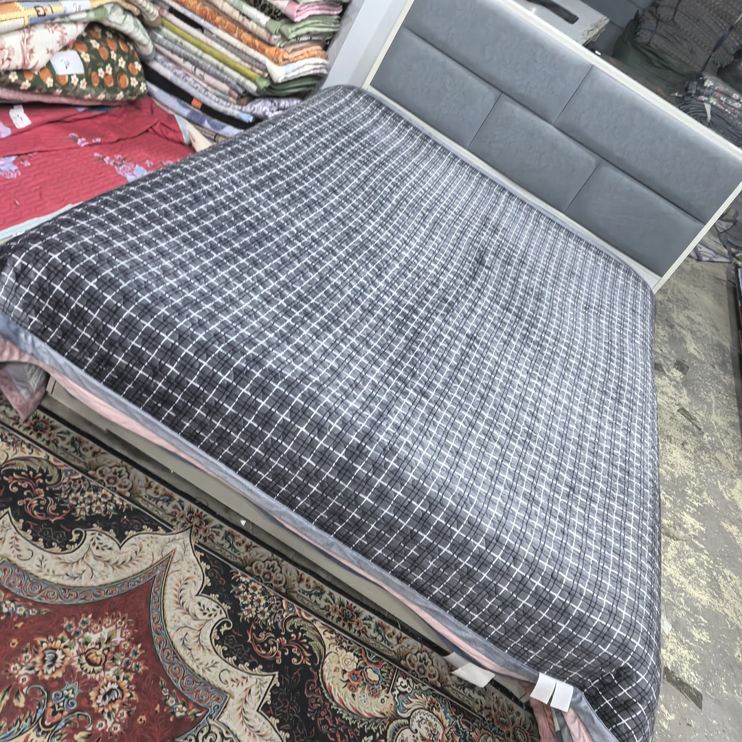 牛奶绒床盖（蓝色小格）2米✕2.3米