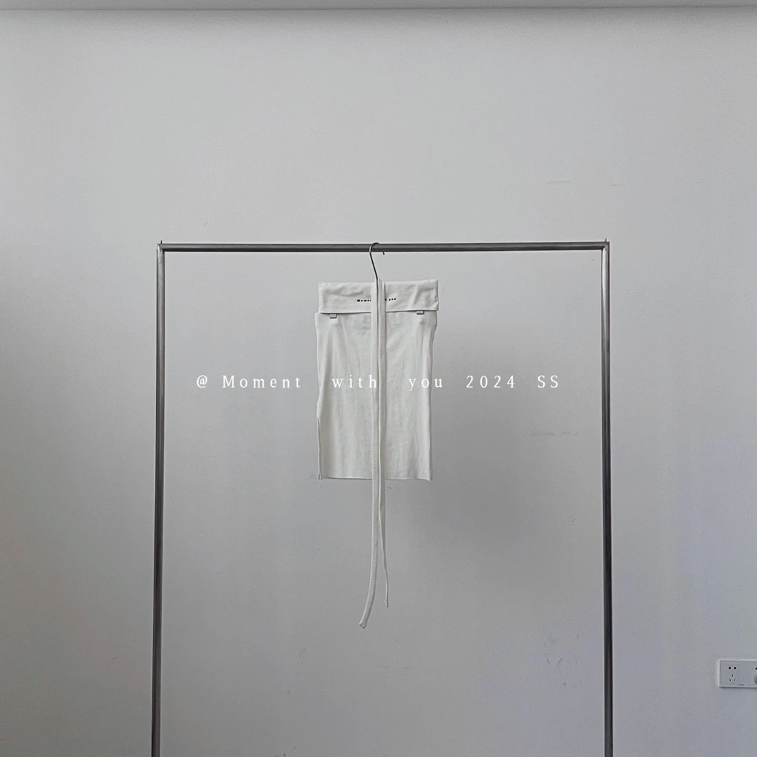 【2025早春款】显瘦收腰设计感背心 66220