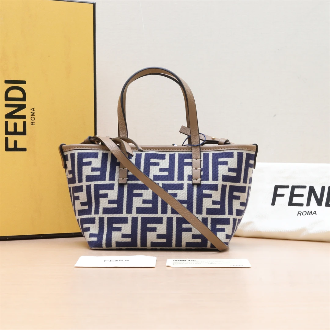 99新 FENDI/芬迪 黑黑精选 P234245644Roll mini满印 斜挎托特包
