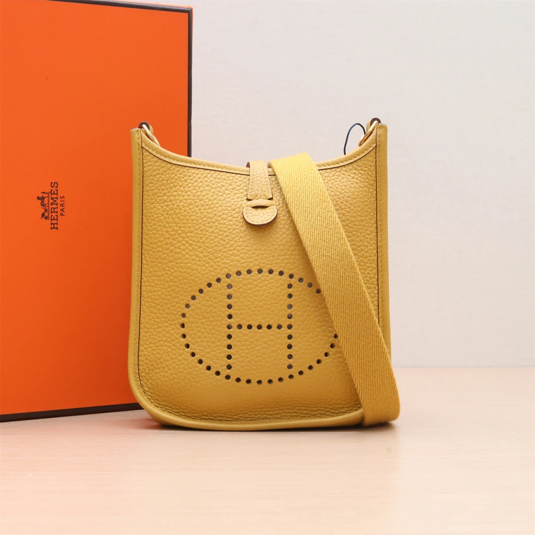 99新 Hermes/爱马仕 黑黑精选 P234244646Evelyne Mini 单肩包