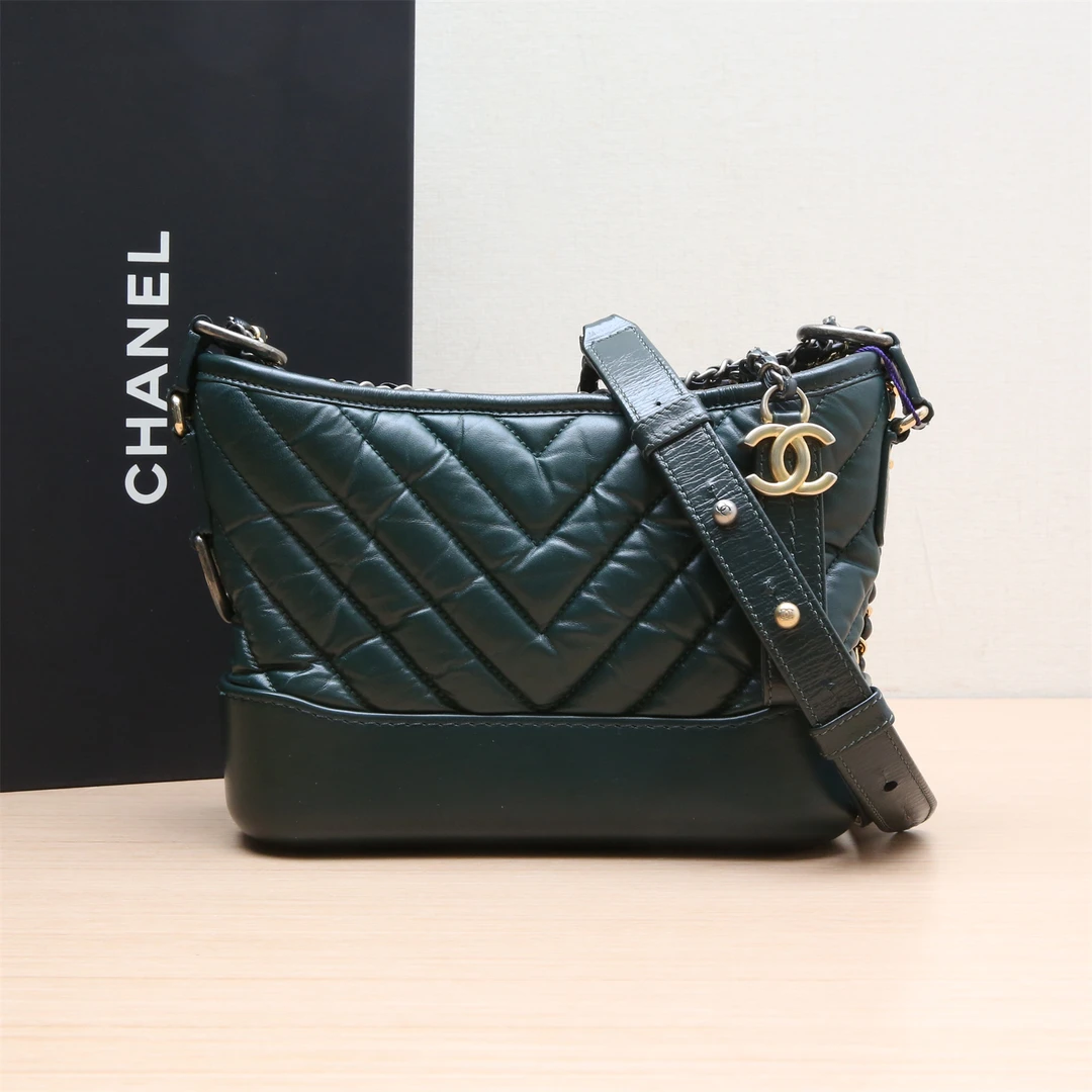 95新 Chanel/香奈儿 活动双双 尾流浪 小号 绿色 皮革C 26开 银扣