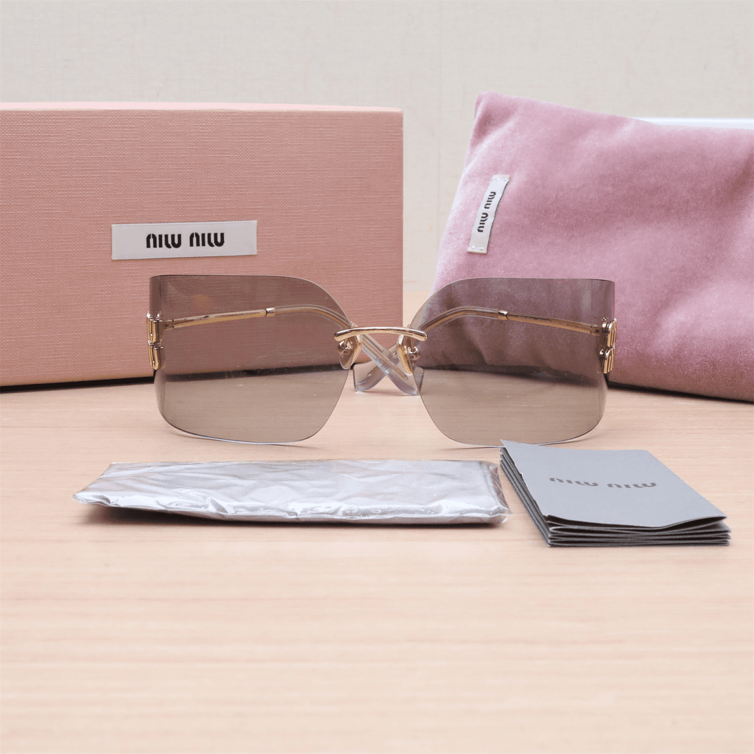 99新 MIU MIU/缪缪 黑黑精选 725403Miumiu 不规则形 太阳眼镜