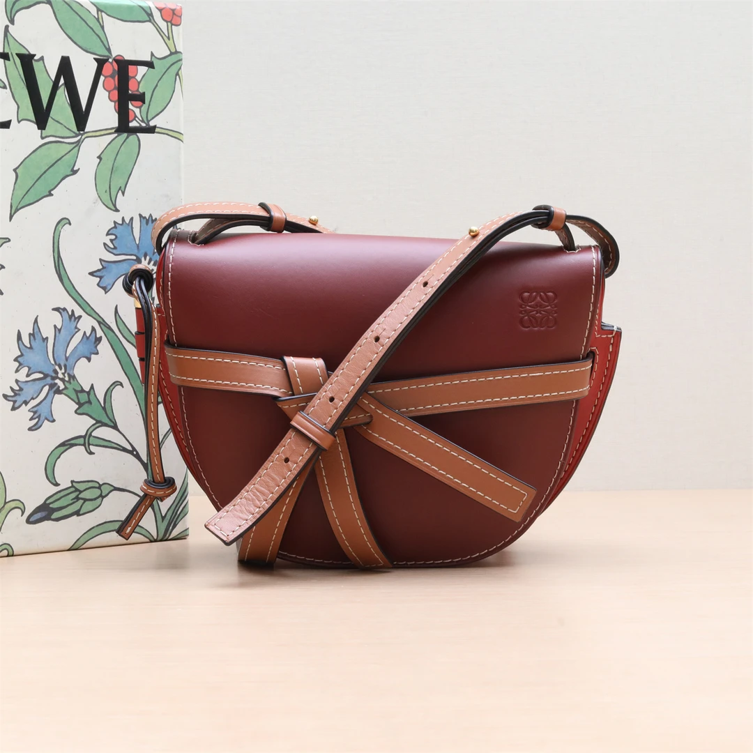 95新 LOEWE/罗意威 小花姑姑P234035982Gate 马鞍斜跨包 小号