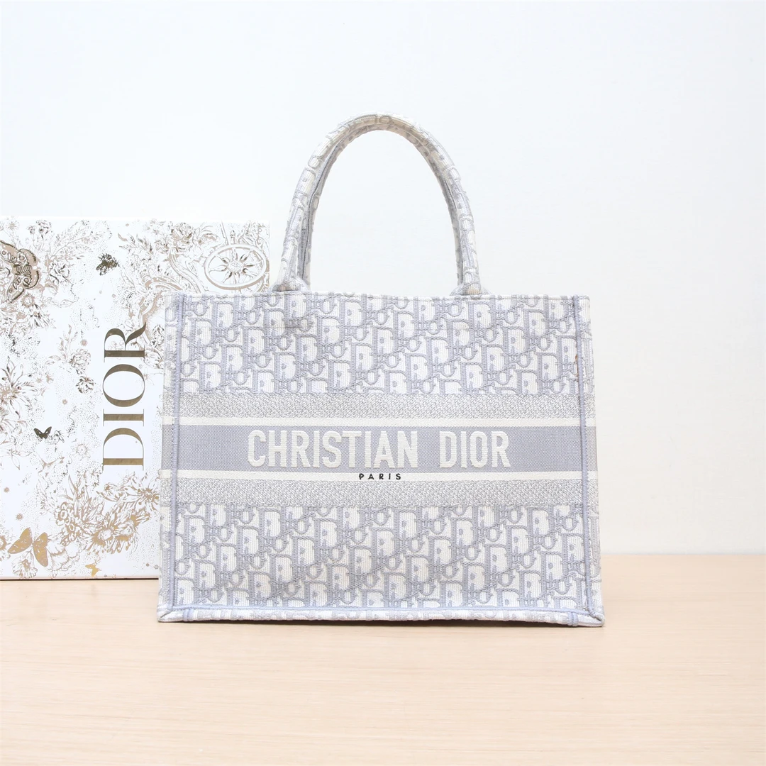 95新 DIOR/迪奥 新粉黑黑精选 P224930209Book Tote 中号 单肩包