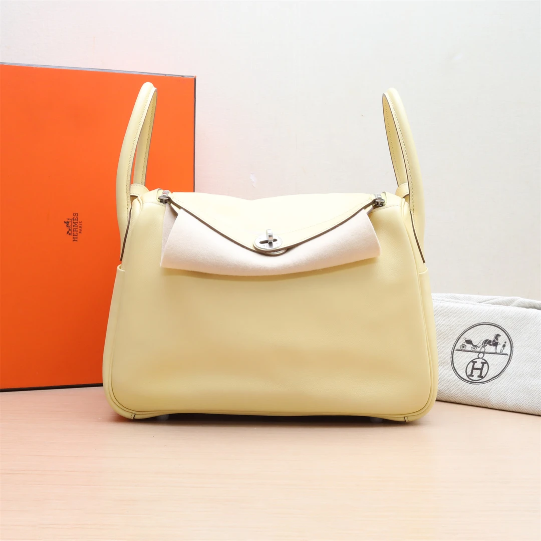 99新 Hermes/爱马仕 活动新粉 348452Lindy 30 1Z小鸡黄 单肩包