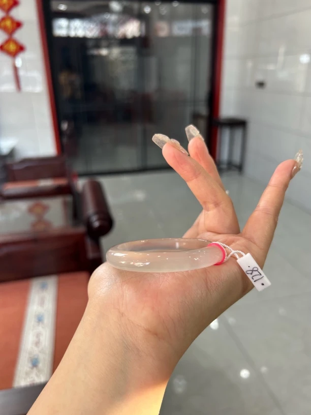 52.7圈口玛瑙手镯浅灰冰正圈天然原矿保真（一物一图 新店促销）A82