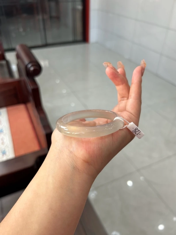 圈口玛瑙手镯香槟灰正圈天然原矿保真（一物一图新店促销）f12