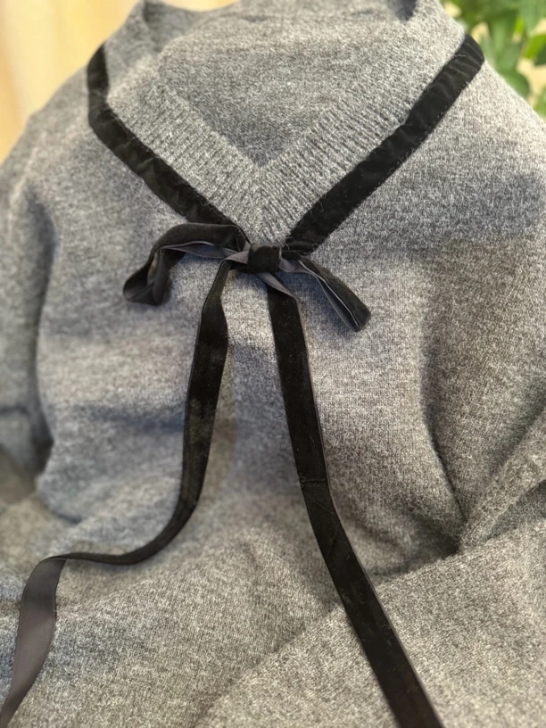 （黑蝴蝶/B弘）设计款针织毛衣女装洋气打底秋冬